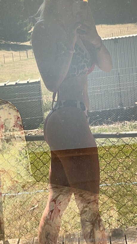 Bikinicowgirl69 naked star gallery