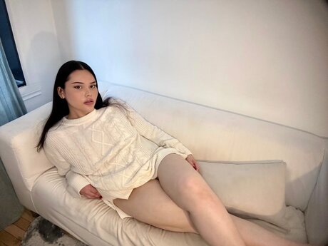 Isabelladee nice actress pics