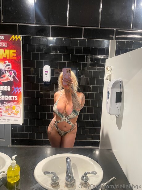 Riellebbgx pornographic actress archive