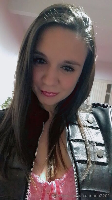 Acuariana2201 model erotic photo