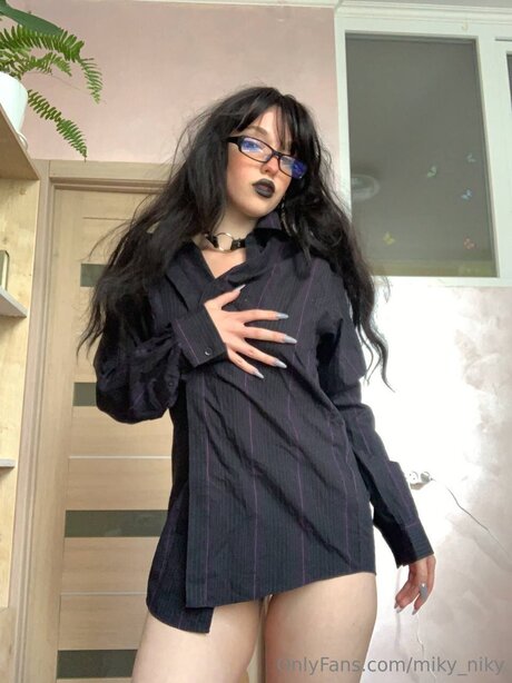 Miky Niky pornstar art photos