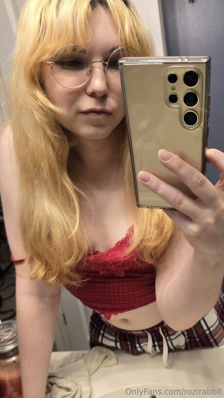 Rozirabbit exclusive model picture