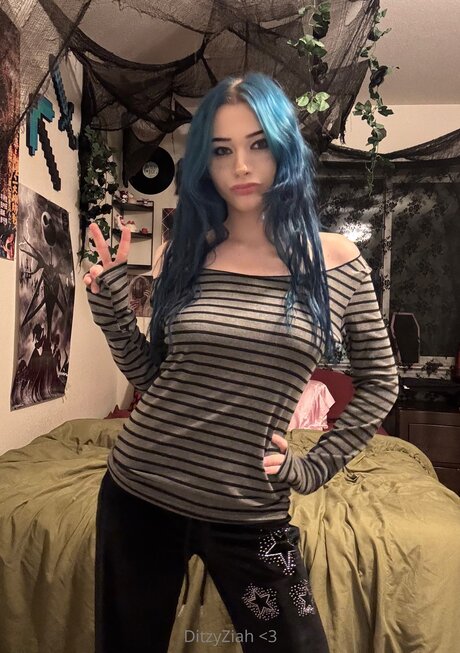 Ditzyziah model pretty archive