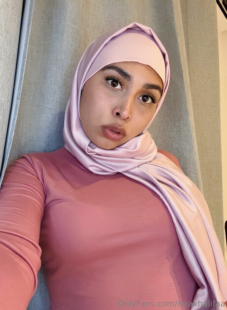 Riyakhalifaa best model pictures