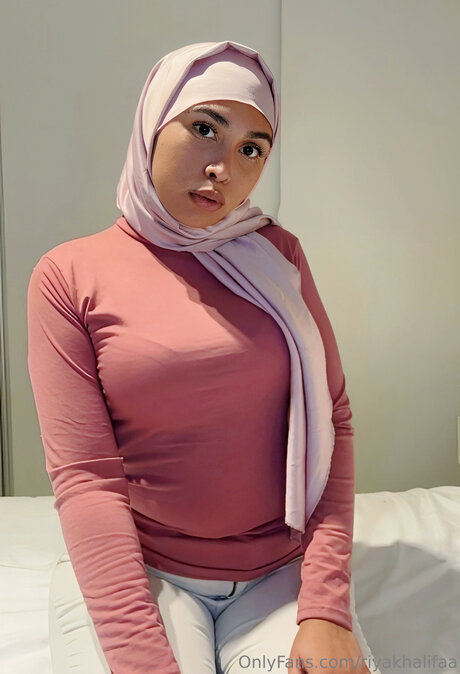 Riyakhalifaa hd model pic