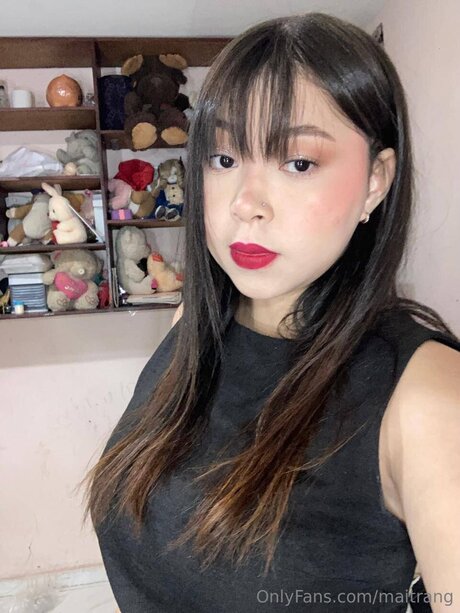 Maitrang model top pictures