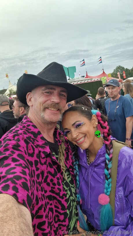 Brutaltruth666 model hd img