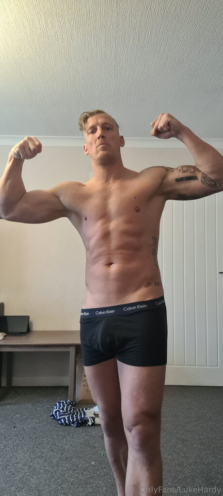 Lukehardy porn model pic