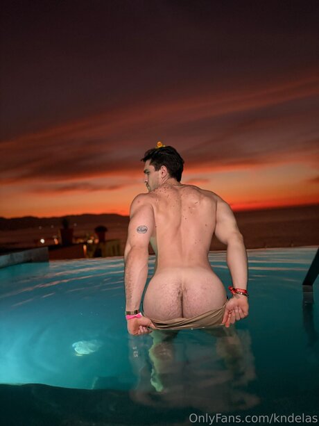 Kndelas star hot pics