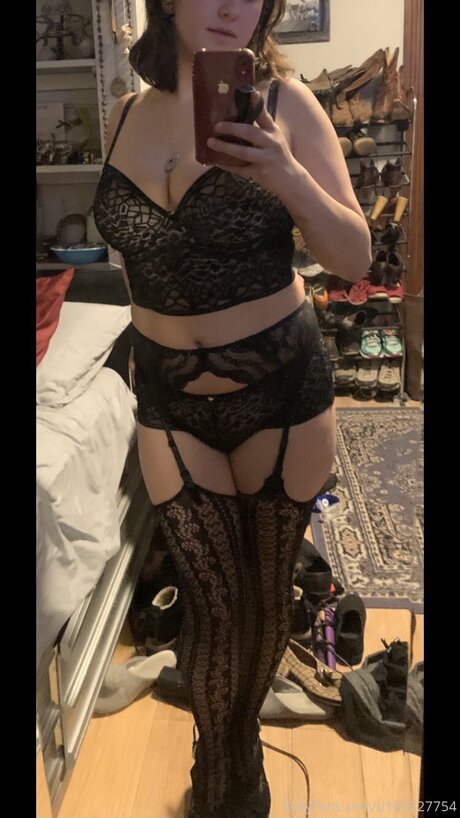 U165327754 art actress photos