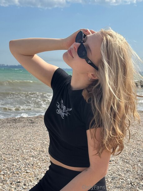 Tashha S naked actress pics