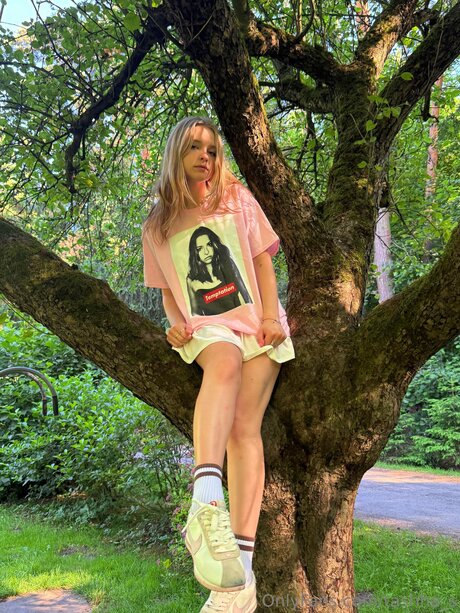 Tashha S model xxx img