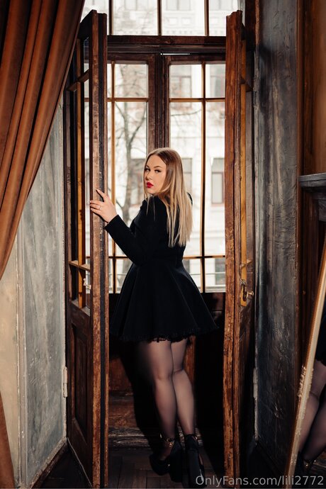 Lili2772 erotic star pics