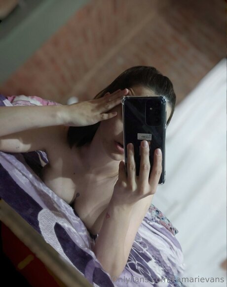 Kamarievans art actress photos