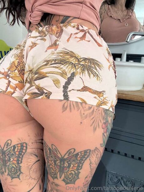 Tattooedselene free model img