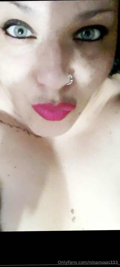 Ninamoon333 pornstar naked image