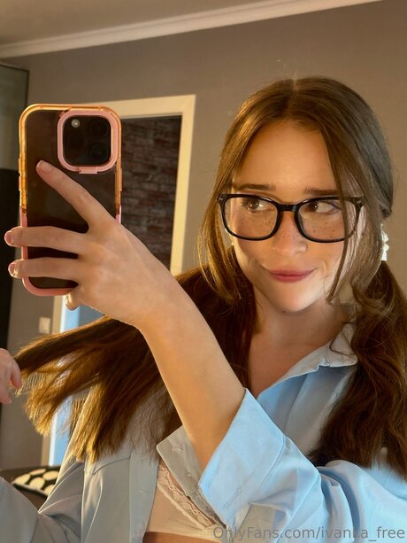 Ivanka Free star hot pic