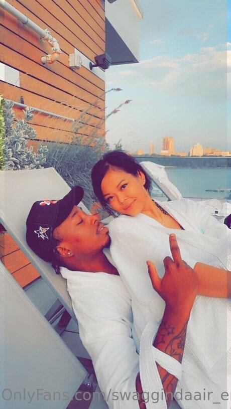Swaggindaair Ent model xxx photo