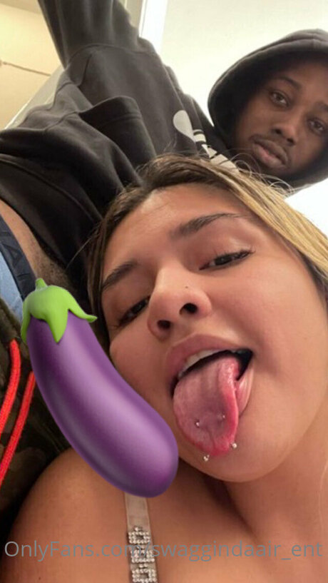 Swaggindaair Ent naked pornstar photo