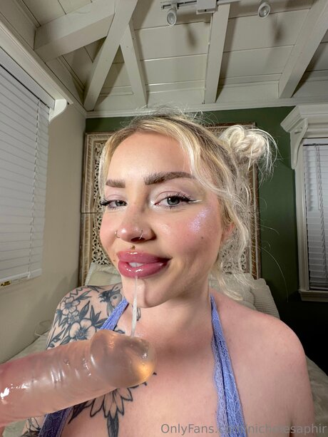 Nicholesaphir star hot pic