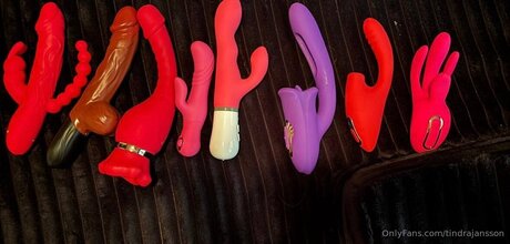 Tindrajansson art model photos