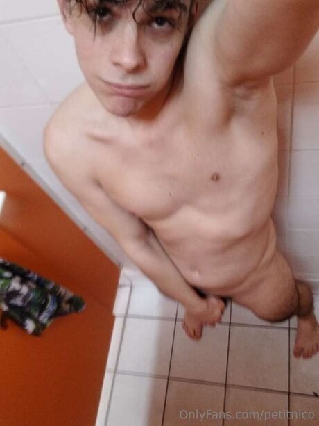 Petitnico hd model gallery