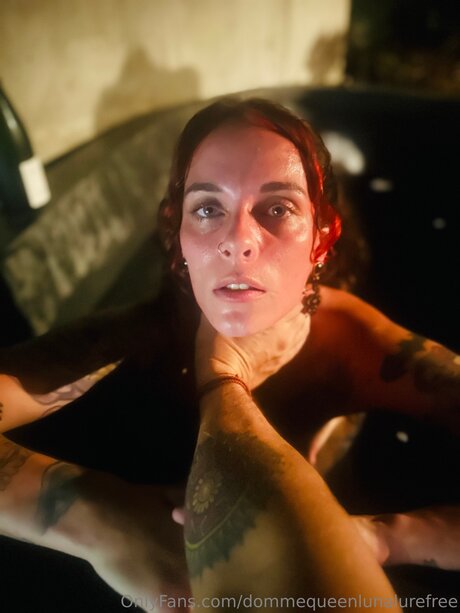 Dommequeenlunalurefree pornstar photo