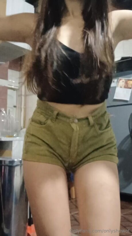 Onlyshowof pornstar img