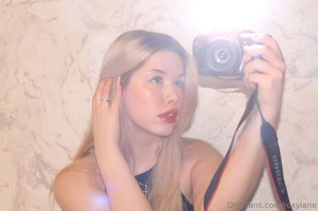 Roxylane model porn img