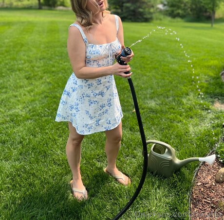 Runafox nudes model picture