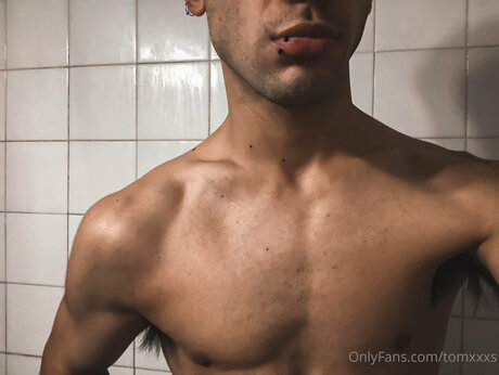 Tomxxxs beautiful model photos