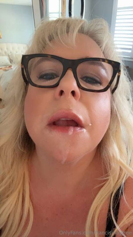 Francismayfree star pics