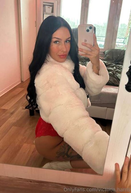 Victoriaharris1 star hot image