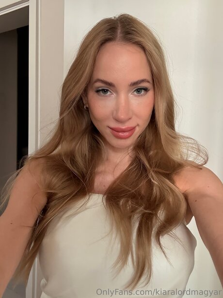 Kiaralordmagyar nude star photo