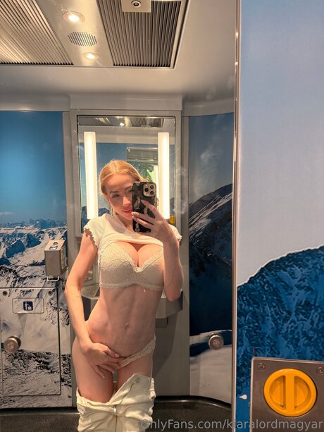 Kiaralordmagyar model hot pic