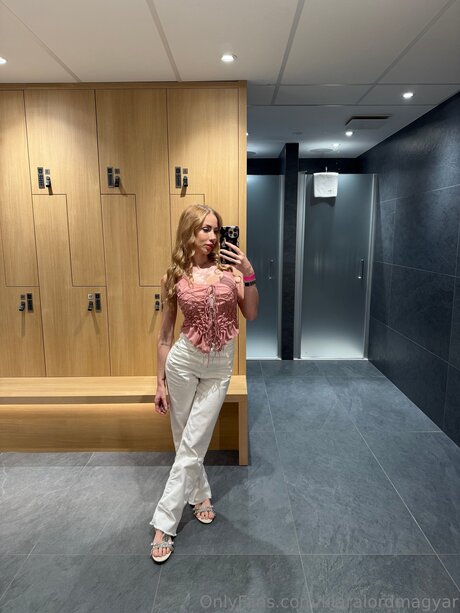 Kiaralordmagyar nudes actress pic