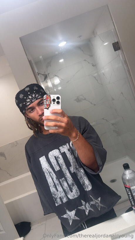 Therealjordanairyoung perfect star pics