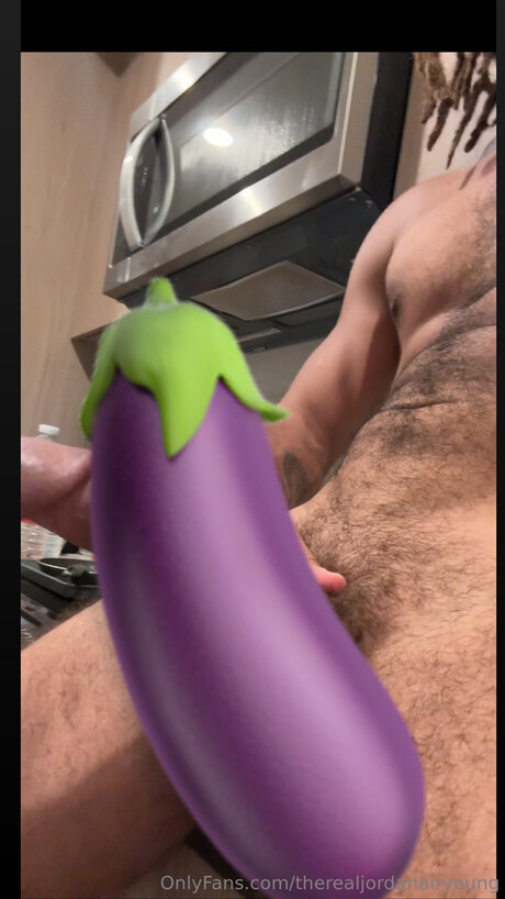 Therealjordanairyoung free actress pictures