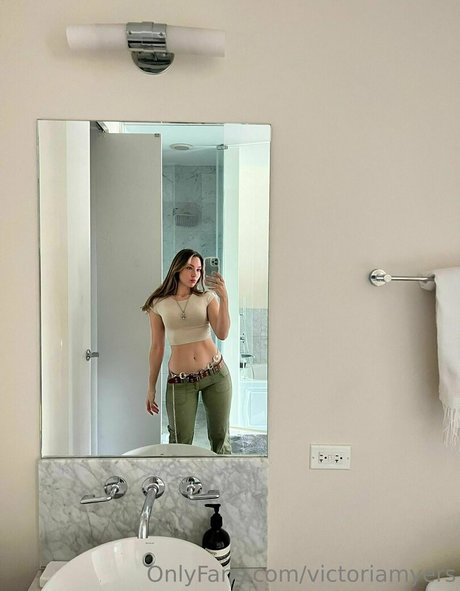 victoriamyers star erotic pictures