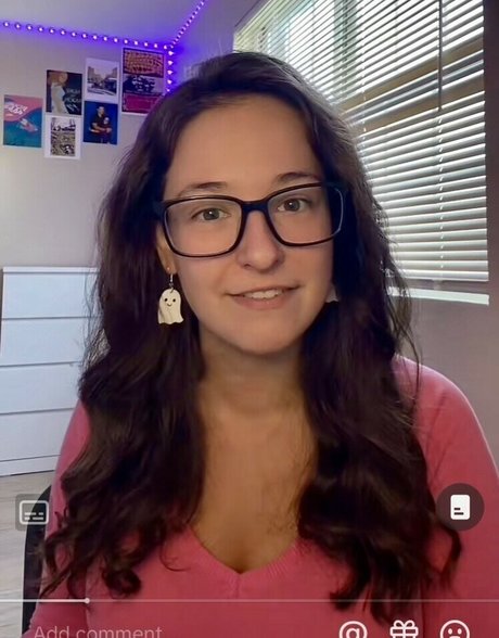 Zara Zahavah actress pic