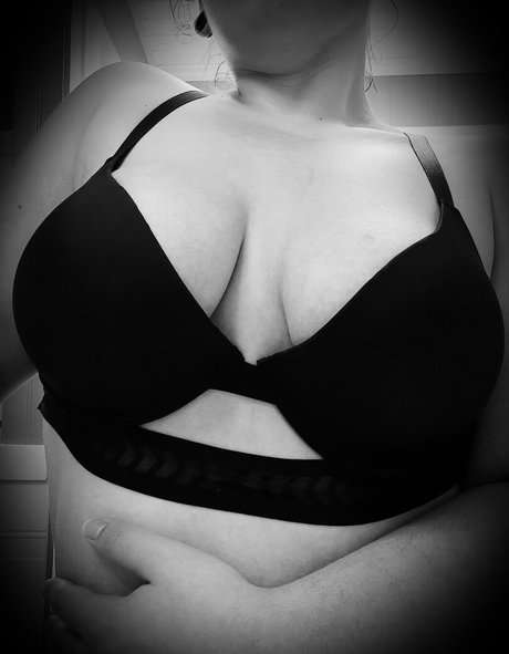 thiccmama13z beautiful pornstar pics