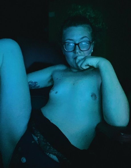 mild0ne free pornstar image