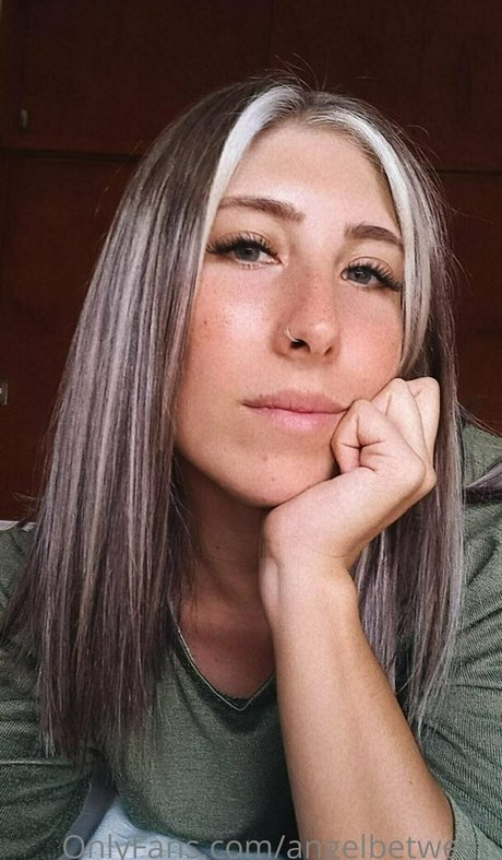 angelbetween nudes star pic