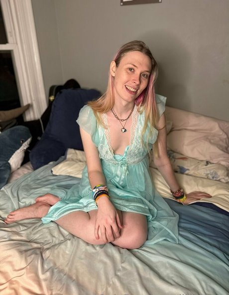 lilymlove pornstar adult pic