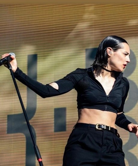 Jehnny Beth xxx star photos