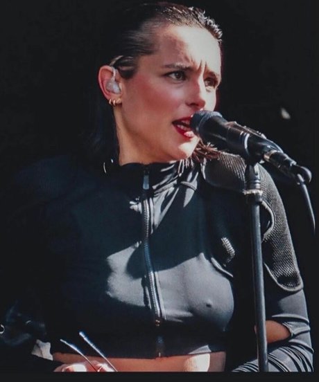 Jehnny Beth model nudes images