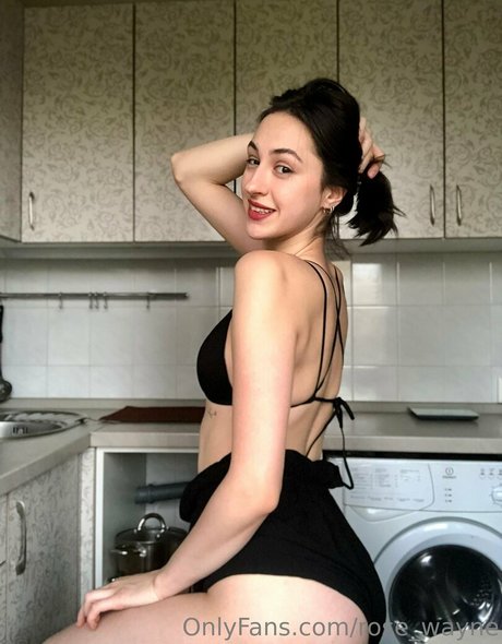 rose wayne pretty model picture