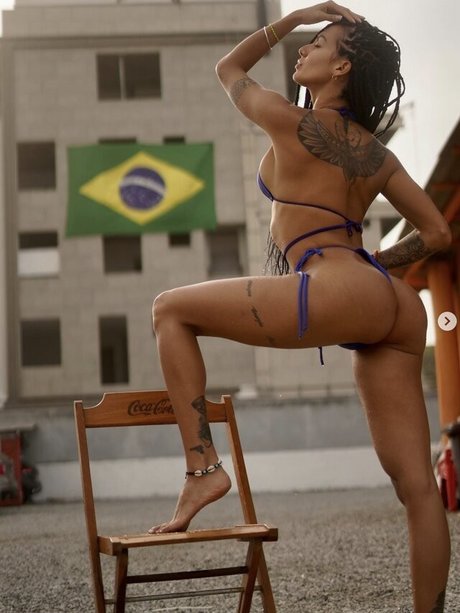 Yeinly Castro model nude pictures