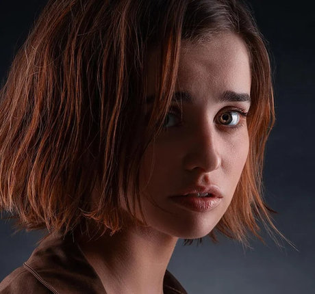 Holly Earl model hot picture