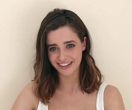 Holly Earl sex model pic